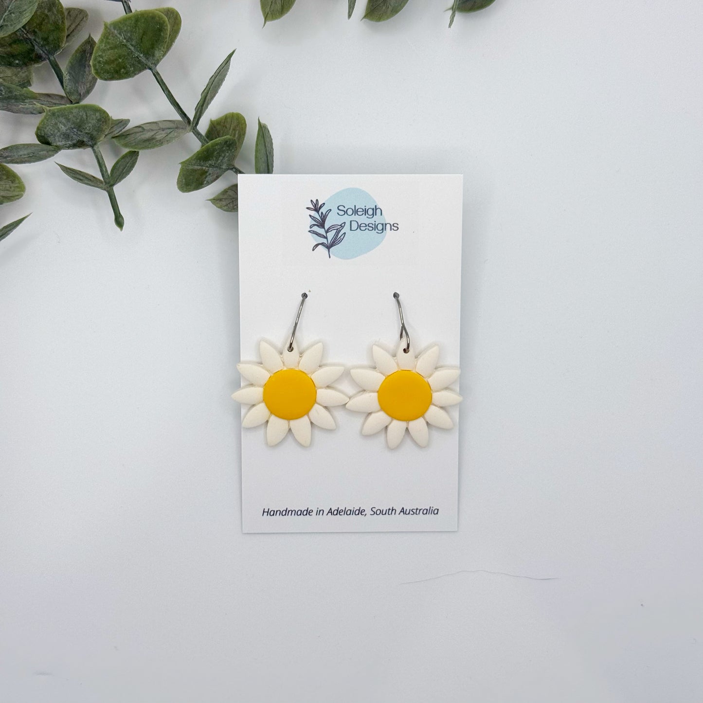 Simple Daisy Dangles