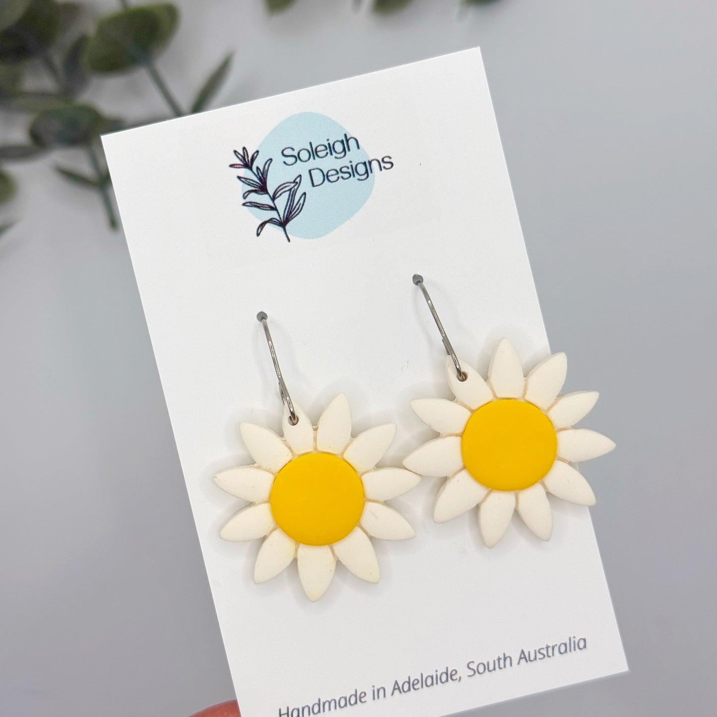Simple Daisy Dangles